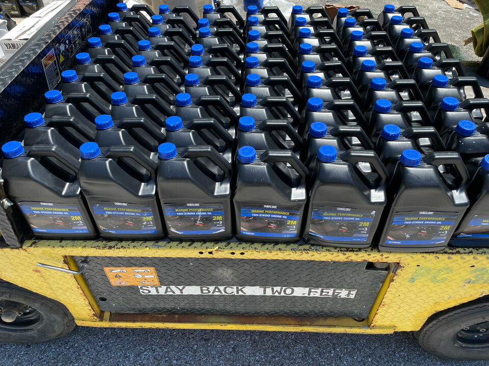 2 pack YAMAHA YAMALUBE 2M Marine Outboard 2-Stroke TC-W3 Oil LUB-2STRK-M1-04 Gallon